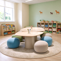 Table et chaises d'activités pour enfants en bois massif irrégulier en forme de trapèze Chiquitos, table et chaises de lecture et de jeu pour la maternelle