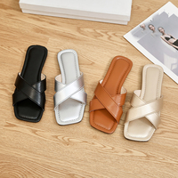 Sandales plates à brides croisées pour femmes, bout carré, en similicuir multicolore, antidérapantes, décontractées, pour la plage et les vacances, vente en gros personnalisée