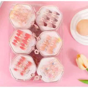 Uñas artificiales, 24 piezas, pedrería, flores y corazones con pegamento para mujer - Product Image 1