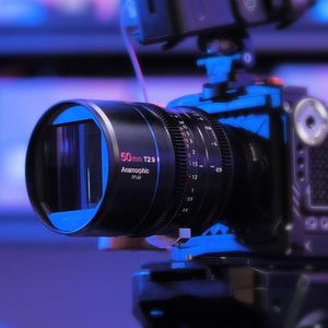 เลนส์ SIRUI <span class=keywords><strong>50</strong></span> มม. T2.9 1.6X ฟูลเฟรม แอนามอร์ฟิก สำหรับกล้องถ่ายภาพยนตร์ (เมาท์ RF) - Product Image 3