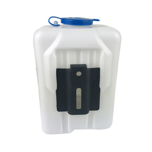 Bouteille de lave-glace universelle pour voiture 1,5 L 12 V électrique avec tuyau et kit de pompe pour le nettoyage des véhicules - Product Image 4