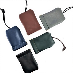 Étui pour clés de voiture en cuir PU de style japonais, fermeture automatique à pression, porte-clés avec fente pour clés extractible, étui intégré modèle Y8840 - Product Image 1