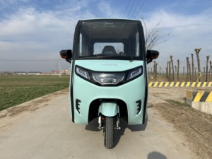 Tricycle électrique cargo pour adultes - Carrosserie fermée, 3 passagers, grande capacité de charge - Product Image 3