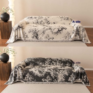 Funda de Sofá de Felpa Gruesa Estilo Retro Francés con Cubierta Antideslizante Antiarañazos para Gatos, Diseño de Plantas y Flores - Product Image 1