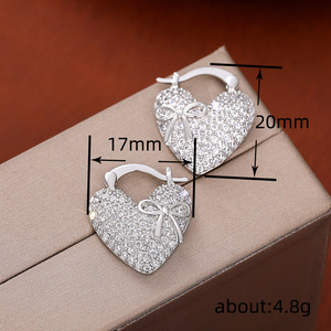 Eleganti Orecchini a Perno a Forma di Cuore e Farfalla per Donne, Gioielli di Lusso alla Moda - Product Image 3