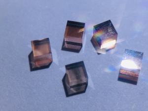 Cvd Cube Diamant 6 Côté Poli CVD Diamant Quantique Matériel Ultra-large Interdit Bande Passante Diamant Monocristallin - Product Image 2