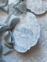 Carnets de Vœux de Mariage de Luxe Bleu Poussière à Bordure Festonnée, Motif Château Floral, Pour Lui et Pour Elle, en Velours avec Ruban de Soie