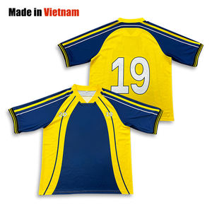 เสื้อฟุตบอลผ้าโพลีเอสเตอร์สำหรับใส่เล่นฟุตบอลเสื้อพิมพ์ซับลิเมชันแห้งเร็ว - Product Image 1