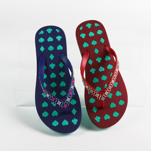 Vente en gros Tongs pour femmes Semelle intérieure plate en PVC antidérapante, respirante, légère, résistante à l'usure, pour intérieur et extérieur - Product Image 5