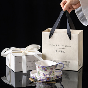 Tazza da Caffè in Ceramica con Motivo Fiori di Prugna, Design Farfalla Lagerstroemia Indica, Stile Retrò di Lusso per Tè del Pomeriggio - Product Image 4