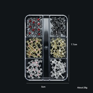 Decoración de Uñas Estilo Punk Oscuro con 6 Rejillas de Aleación en Forma de Corazón, Textura Metálica y Cruz de Diamantes de Imitación - Product Image 3