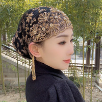 Chapeau Foulard Brodé Luxueux 2025 |   Fermeture à nœud queue de poisson et tissu en maille à paillettes et cristaux