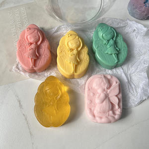 Savon Artisanal Fille Ange Sculpté à la Main, à la Rose, Hydratant, Contrôle du Sébum, Rafraîchissant, pour le Visage, les Mains et le Corps - Product Image 1
