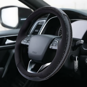 Funda para Volante de Cuero Negro, Estilo Universal para Automóvil - Product Image 3