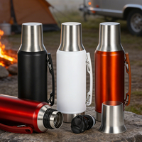 Bouteille d'eau isotherme en acier inoxydable de 1300 ml avec poignée de transport pliable, thermos isolant pour les boissons chaudes et froides en voyage