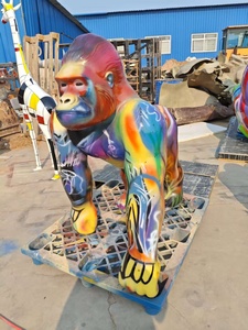 Statua di Gorilla in Resina FRP Personalizzata di Alta Qualità, Scultura Animale in Stile Moderno per Aziende, Gorilla Graffiti per Decorazioni Esterne - Product Image 6