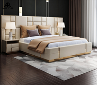 Cadre de lit king-size de luxe italien Mobilier de chambre à coucher moderne avec cuir souple convertible Design dernier cri