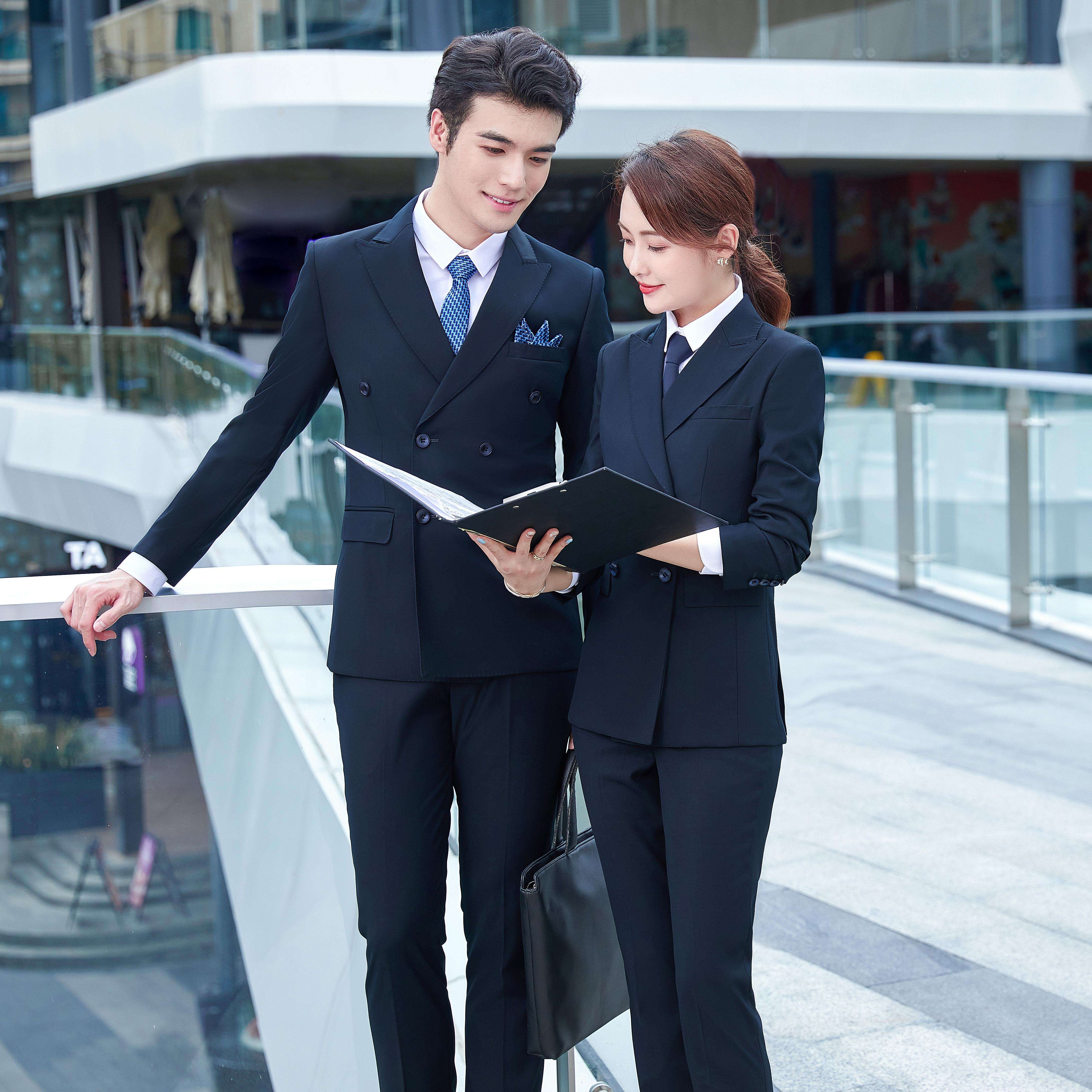 สีน้ำเงิน