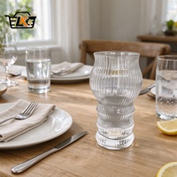 Verres à bière artisanale côtelés épaissis personnalisés en gros, verres IPA à cannelures verticales en forme de tulipe pour bar, pub, maison, fête, vaisselle de bar