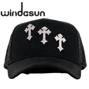 Cappello da camionista a 5 pannelli con visiera larga in pelle scamosciata, stile Racing X Corridos Tumbados X Ct con logo in metallo, disponibile all'ingrosso - Product Image 5