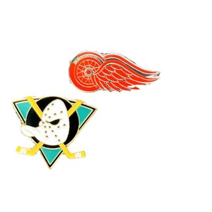 Nouvelle broche de hockey sur glace américaine personnalisée en fer, badge de col, épingle à lettres, accessoires pour vêtements et sacs à dos, technique de peinture <span class=keywords><strong>au</strong></span> four - Product Image 4