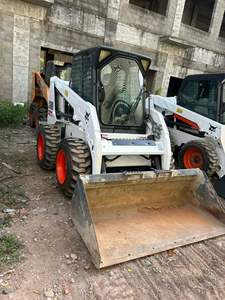 لودر بوبكات مستعمل طراز S160 بساعات عمل قليلة مع ملحقات الدلو والشوكة للبيع - Product Image 2