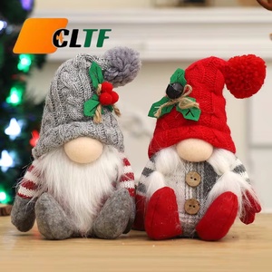 Ornement de poupée de Noël, cadeau de Noël, lutin de Noël en tricot avec chapeau, décoration de lutin de Noël, décoration de Noël - Product Image 1