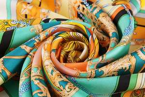 Foulard Quadrato Personalizzato 90x90 in <span class=keywords><strong>Pura</strong></span> <span class=keywords><strong>Seta</strong></span> Satinata 100% 14mm per Donna - Product Image 4