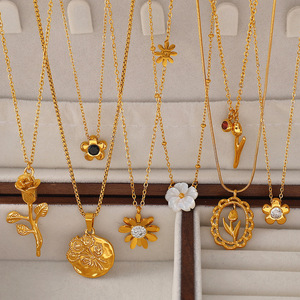 Collares con colgante de flor de acero inoxidable chapado en oro para mujer, elegantes, con cadena antideslustre, regalo de joyería. - Product Image 1