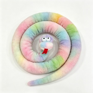 Peluche de serpiente enrollada con efecto tie-dye personalizado, adorable con ojos saltarines, serpiente de peluche en colores pastel, juguete de peluche de reptil, peluche de serpiente arcoíris - Product Image 3