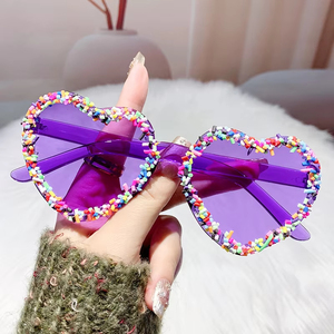 2025 New Sunglasses Women Jelly Colors Frameless Cute Heart-shaped One-piece Sunglasses <b>Hand</b>-<b>drilled</b> Love Diamond Sunglasses - Product Image 2