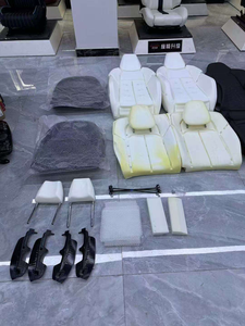 Améliorez les sièges de votre Audi Station Wagon avec des kits de personnalisation intérieure haut de gamme incluant des housses de siège en mousse. - Product Image 1