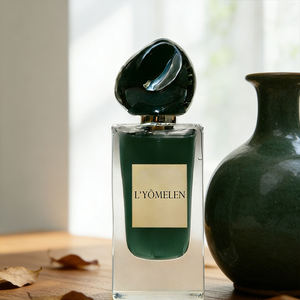 Perfume en Spray de Alta Calidad con Fórmula Floral y Vegetal, Aroma Amaderado y de Cuero de Larga Duración, Fragancia de Marca Privada - Product Image 4