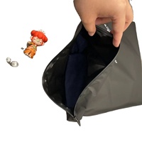 Sacs en poly à fermeture éclair en plastique PE givré avec logo personnalisé sac à fermeture éclair réutilisable sac à fermeture éclair noir givré pour emballage de vêtement