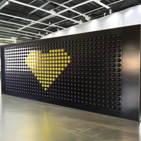 Mur de puzzle à billes bicolore avec typographie, noir et jaune, pour exposition scientifique, jeux scientifiques et jeux interactifs