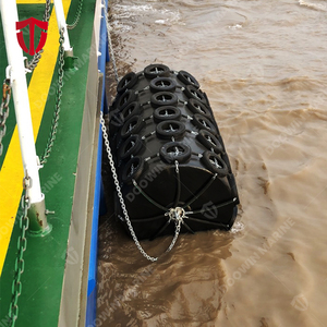 Accessoires nautiques offshore : Pare-battages marins solides en <span class=keywords><strong>pneu</strong></span> pour la protection des quais de bateaux, fabrication chinoise - Product Image 3