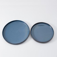 Plat de service rond peu profond en céramique émaillée bleue mate, vente en gros personnalisée