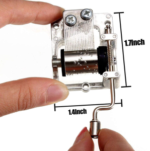 Caja de música personalizable al por mayor de películas, melodías populares, canción con tema de Sailor Moon, componentes metálicos, película personalizable - Product Image 3