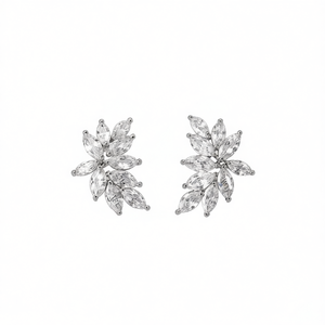 Boucles d'oreilles clous fleur or rose en argent 925 avec strass incrustés, sertissage griffe, bijoux romantiques pour femme, mariage - Product Image 1
