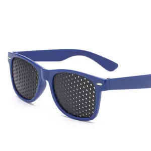 2023 도매 새로운 핀홀 선글라스 디자이너 클래식 선글라스 사용자 정의 로고 프로모션 선글라스