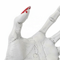 5 Pièces de Mains de Squelette Réalistes pour Halloween, Accessoires de Main de Zombie en Plastique, Décoration Osseuse Effrayante pour Cimetière et Maison Hantée
