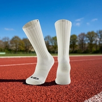 Chaussettes de sport tricotées personnalisées avec logo pour jeunes athlètes - Tissu respirant et rafraîchissant, design double usage, confort en coton supérieur pour le quotidien
