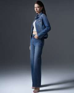 Ensemble deux pièces en jean pour femme en jean élégant délavé avec haut à manches longues et pantalon à jambes larges pour un style de bureau moderne - Product Image 4