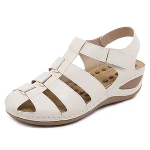 Flache Frauen Leder PU Sandalen Klassisches Design Freizeit schuhe Strand Outdoor Erwachsene Hausschuhe Mode Schuhe OEM