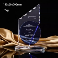 Trophée en verre optique transparent en gros, plaque en cristal bleu, trophée fait main, souvenir d'amour, récompense, cadeau gravé avec le LOGO de l'entreprise