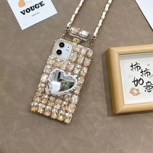 غطاء لحافظة زجاجة العطر لهاتف آيفون 15 برو ماكس غطاء محكم مع حزام رباط غطاء هاتف فاخر ثلاثي الأبعاد مرصع ببلورات الماس وحجر الراين - Product Image 5