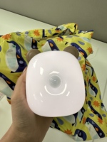 Lampe à détecteur de mouvement ultra-sensible pour enfants, anti-lumière bleue, batterie 180 jours, certifiée CE/ROHS, haute sécurité, utilisation en chambre, garantie 3 ans
