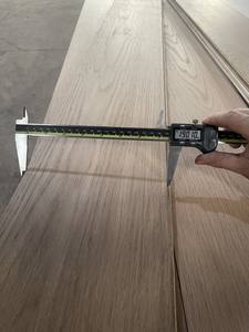 Accessoires immobiliers de plancher en bois d'ingénierie d'installation par clic de haute qualité fabriqués au Viet Nam - Product Image 4