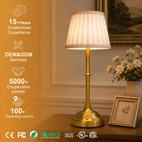 Lampe de table LED minimaliste et romantique à intensité variable, avec base en laiton, lumière ambiante douce, idéale pour le jardin, le salon, l'intérieur