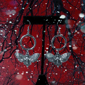 Collar con colgante de la polilla de la muerte, cadena de 18 pulgadas, calavera de azúcar, mariposa gótica, Roca, Emo, gótico, Color plata, cadena fuerte de 18 pulgadas - Product Image 4